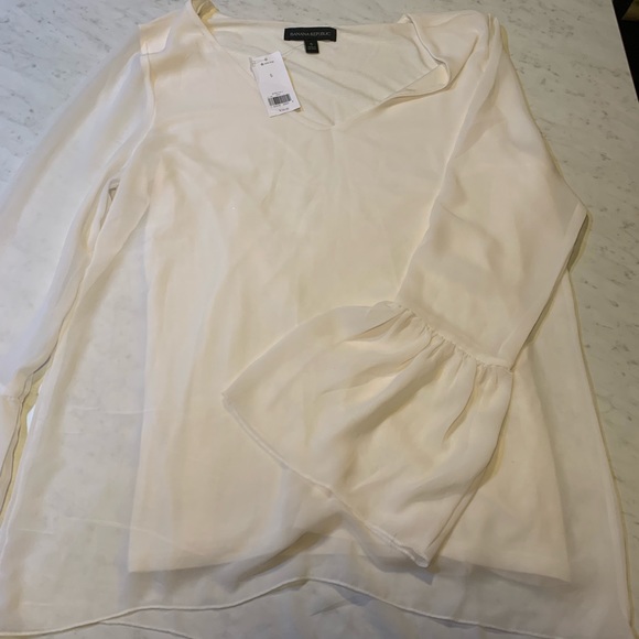Banana Republic Cream bell sleeve blouse - Picture 2 of 4